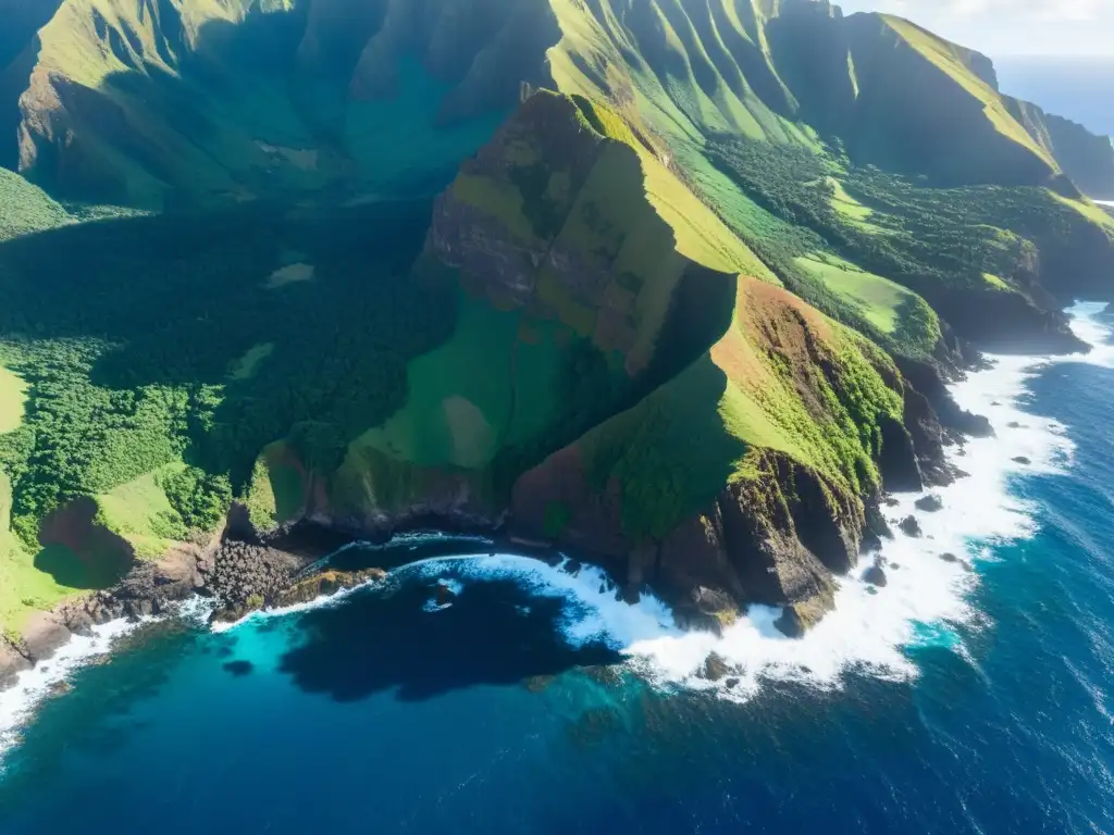 Costa salvaje de Pitcairn: belleza natural Exploración de islas remotas a través de fotografías: Costa agreste de Pitcairn, acantilados y océano Pacífico azul
