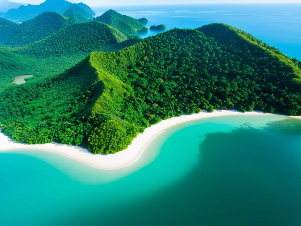 Esplendor natural en Koh Chang: vista aérea Refugio natural en Koh Chang: Vista aérea impresionante de la exuberante selva tropical, aguas cristalinas y playas blancas